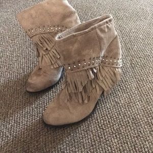 Not rated size 8 fringe boots